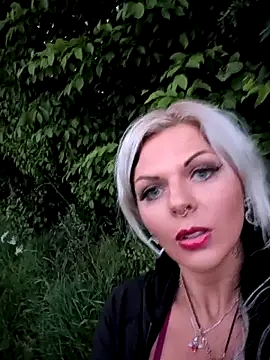 Glory_Max Show in webcam