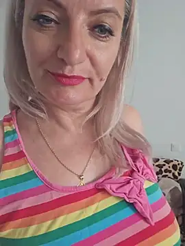 LadyTouchn Webbikameraesitys