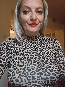 LadyTouch's Live XXX Chat