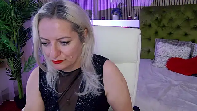 LadyTouch's Live XXX Chat