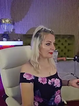 LadyTouch's Live XXX Chat