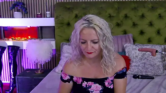 LadyTouch's Live XXX Chat