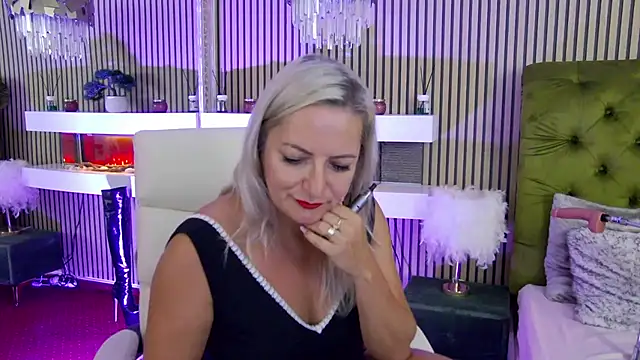 LadyTouch XXX чат на живо
