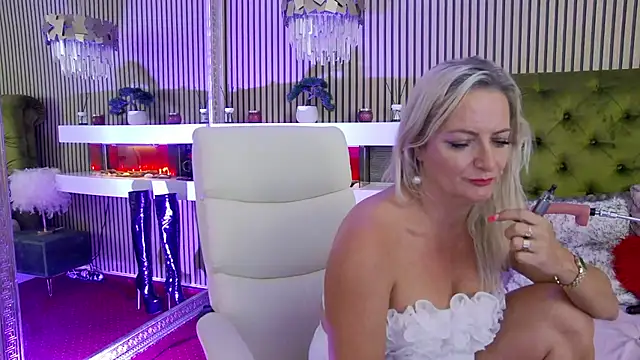 LadyTouch's Live XXX Chat