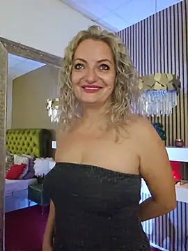 LadyTouch's Live XXX Chat