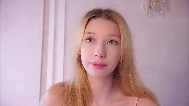 SunnivaCovil Live XXX-chat
