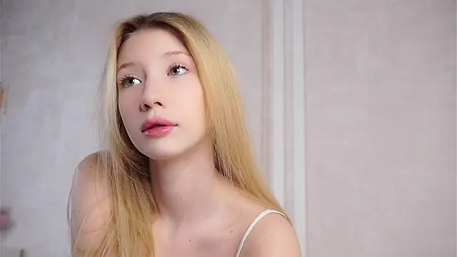 SunnivaCovil's Live XXX Chat