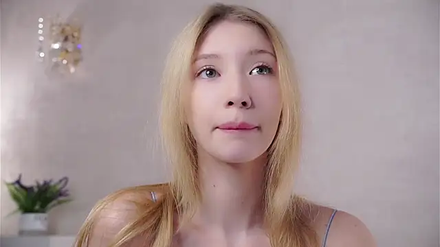 SunnivaCovil's Live XXX Chat