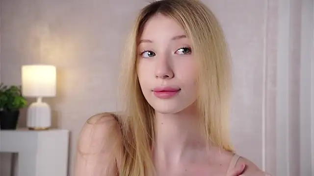 Chat +18 de SunnivaCovil ao vivo