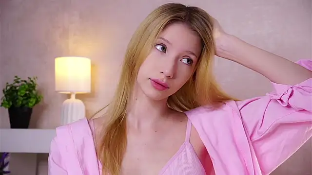 SunnivaCovil Chat XXX in diretta