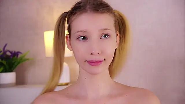 SunnivaCovil Chat XXX live