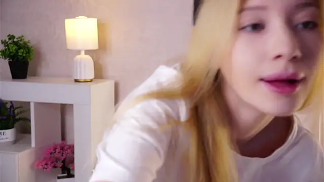 SunnivaCovil's Live XXX Chat