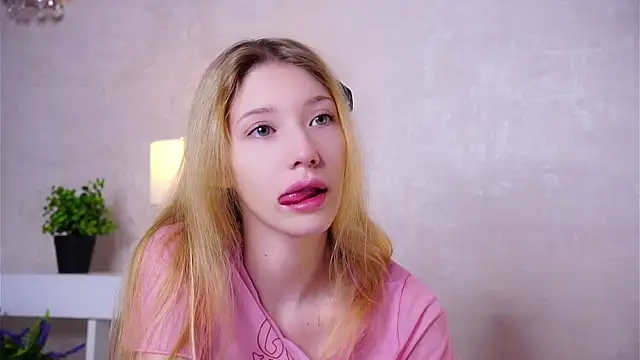 SunnivaCovil's Live XXX Chat