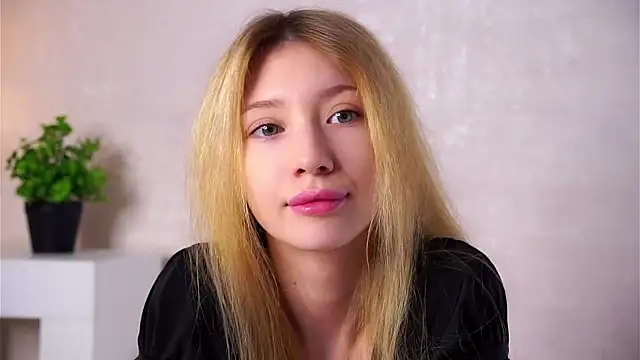 SunnivaCoviln Live XXX chat