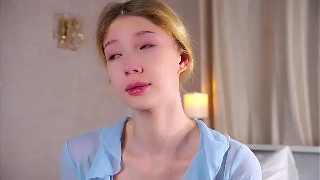 SunnivaCovil Chat XXX in diretta