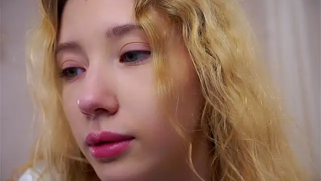 SunnivaCovil Live XXX-Chat