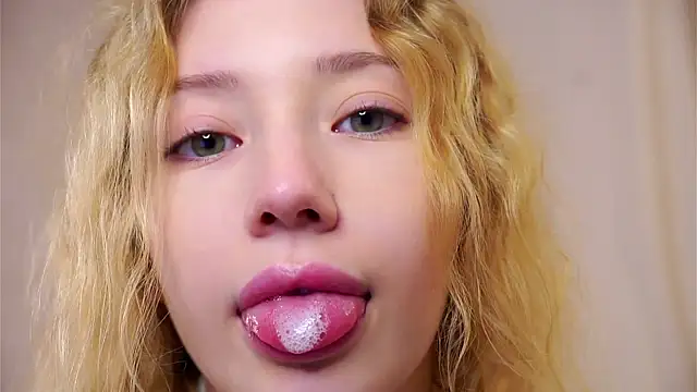 SunnivaCovil's Live XXX Chat