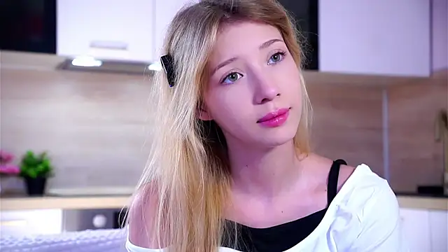 SunnivaCovil's Live XXX Chat