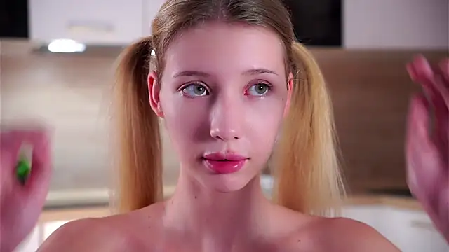 Chat +18 de SunnivaCovil ao vivo
