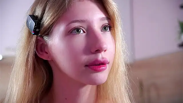 SunnivaCovil Chat XXX in diretta