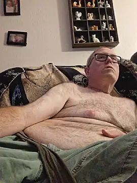 Smallone327 Show in webcam