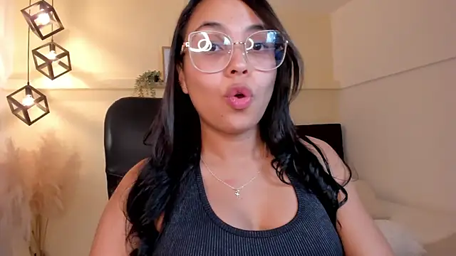 Lucia_Brown_'s Live XXX Chat