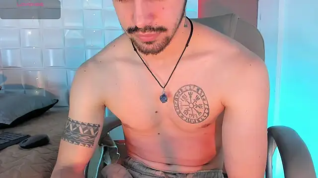 AlejandroStormm 网络视讯表演