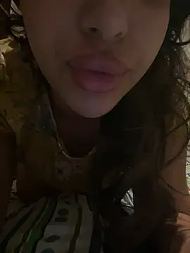 Sexlove1xo webcam show