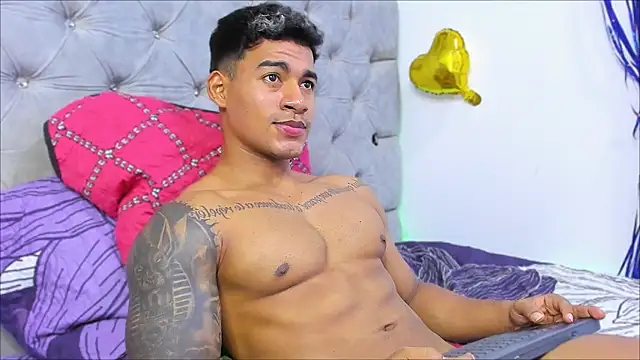 luigi_hot_ 网络视讯表演