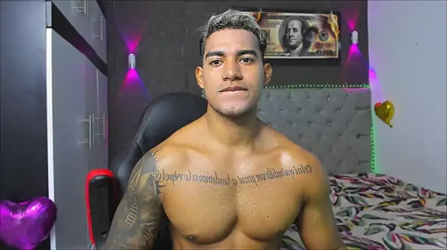 luigi_hot_ Adlı Modelin Web Kamerası Şovu