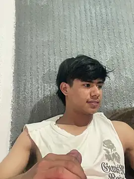 Erickhotddjots Show in webcam