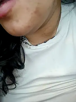 Chat +18 de kitty_2000 ao vivo