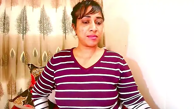 Indian_Erotic69 Adlı Modelin Canlı XXX Sohbeti