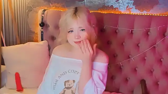 Živý XXX chat EmilyAngells