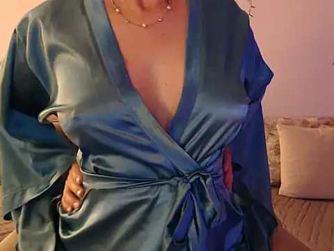 YourfantasyGiuly 网络视讯表演