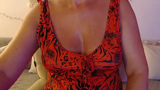 YourfantasyGiuly's Live XXX Chat