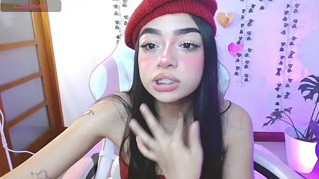 Chat +18 de hellokitty__valery ao vivo