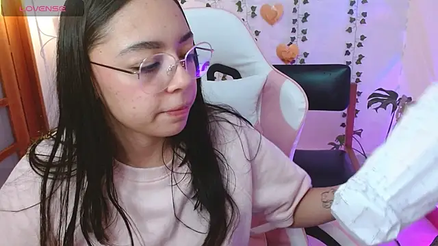 hellokitty__valery élő XXX-chatje