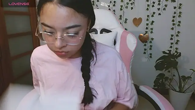 hellokitty__valery Adlı Modelin Canlı XXX Sohbeti