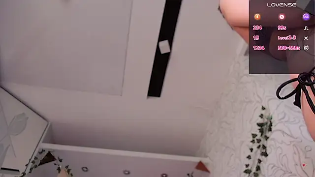 _miraclecattt_'s Live XXX Chat