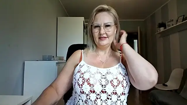 Show modela DianaLive na web-kameri