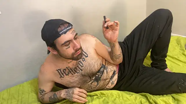 delidemente333 Show in webcam
