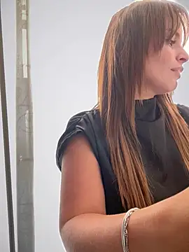 Show de Gjynna-kiim na webcam