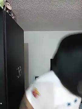 Kylie_brazt Adlı Modelin Canlı XXX Sohbeti