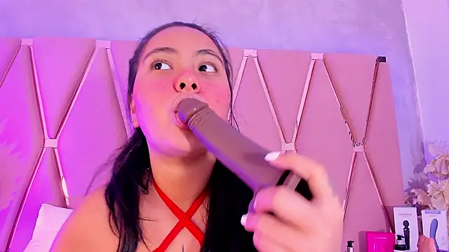 Emily_Black1 Adlı Modelin Web Kamerası Şovu