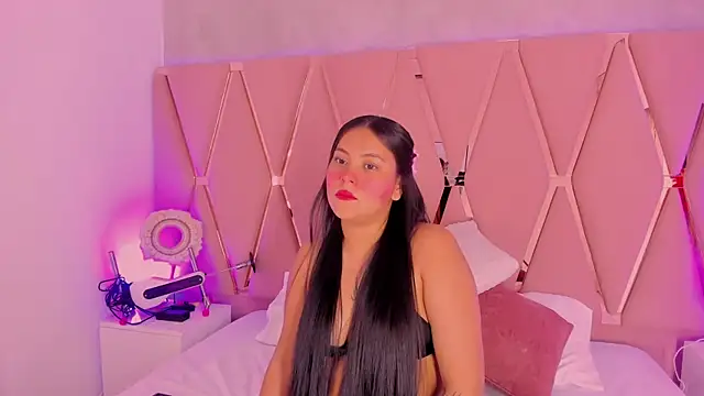 Emily_Black1's Live XXX Chat