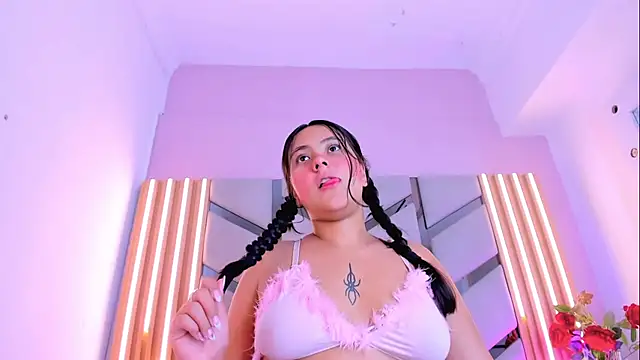 Emily_Black1 라이브 XXX 채팅