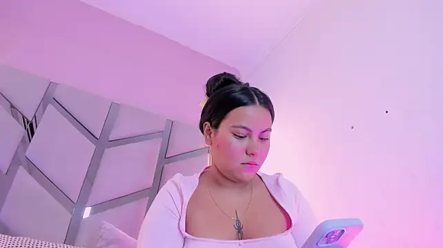 Emily_Black1のライブXXXチャット