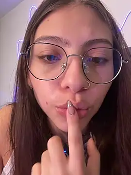 Chat +18 de D-Bunnyyy ao vivo