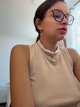 Soy_Sara7 Show in webcam